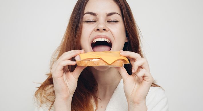 Nesse momento em que suas defesas precisam estar mais fortes do que nunca, esses hábitos alimentares podem fazer seu sistema imune ficar mais suscetível aos ataques de agressores como vírus, fungos e bactérias