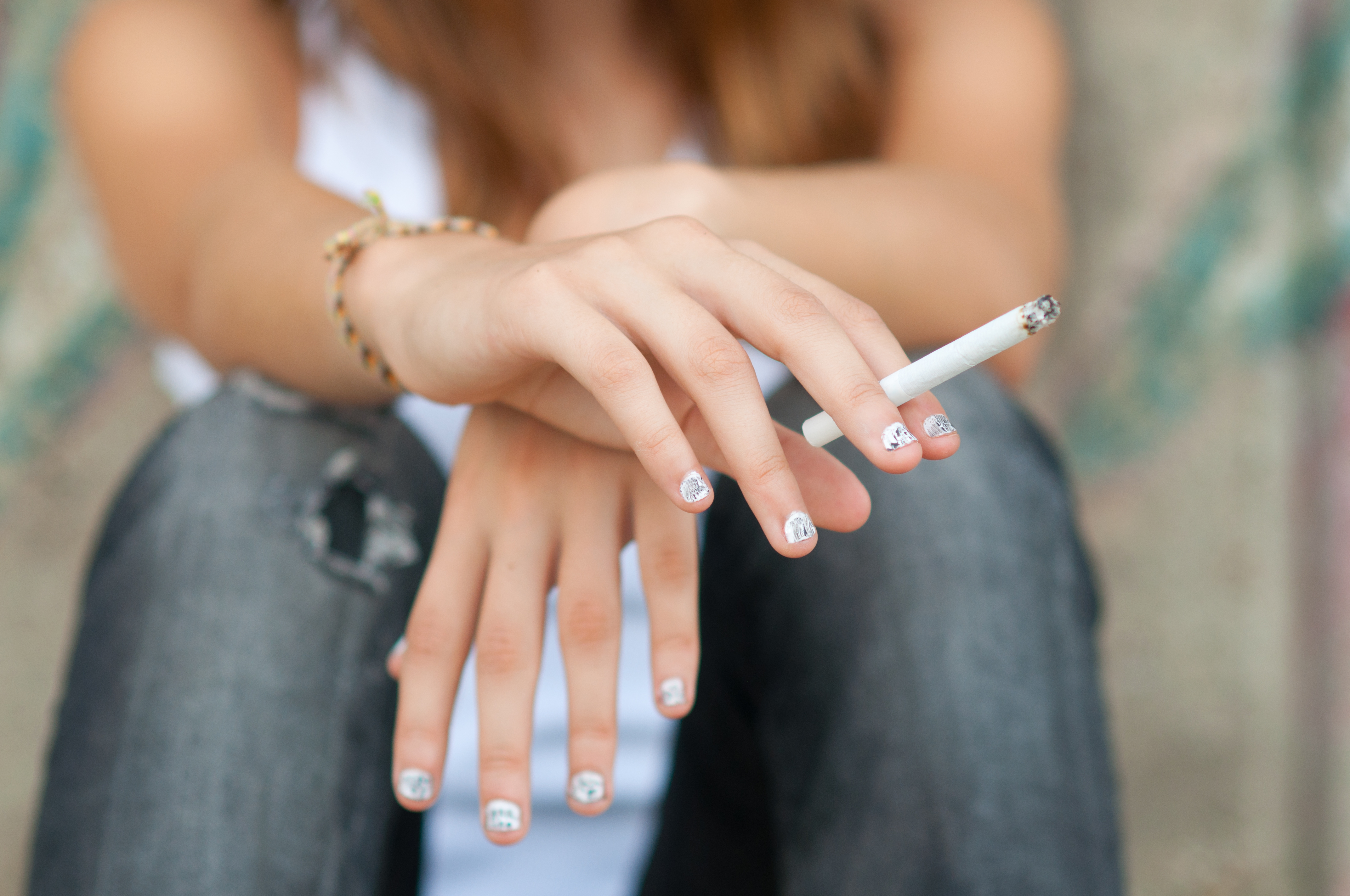 Segundo a OMS, mais de 8 milhões de pessoas morrem no mundo por causa do tabagismo, sendo que 1 milhão são fumantes passivos