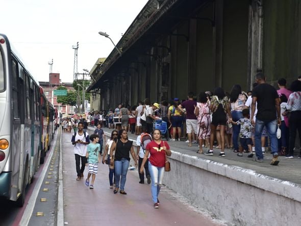 Efeito Logos Hope: vias congestionadas na Grande Vitória por Fernando Madeira