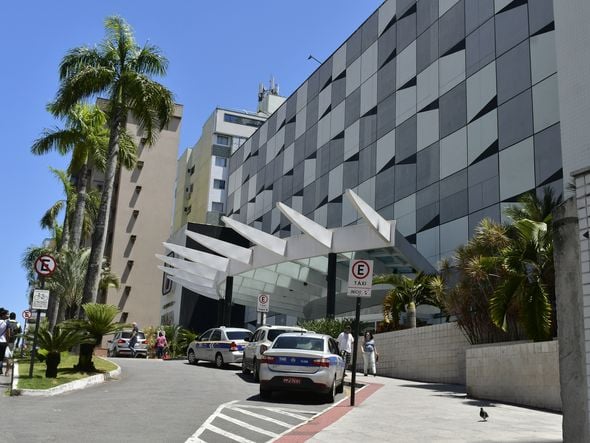 Data: 16/10/2019 - Vila Velha - ES - Fachada do Shopping Praia da Costa  por  Rodrigo Gavini
