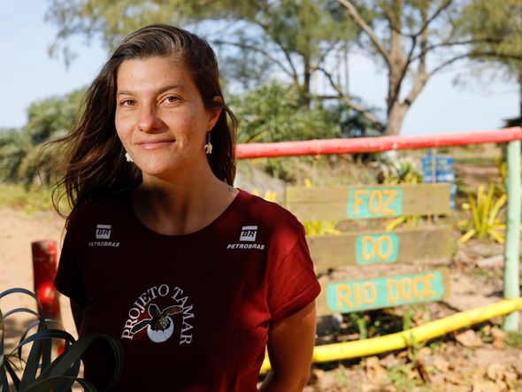 Flávia Ribeiro, bióloga do Projeto Tamar de Regência - Linhares  por Edson Chagas 