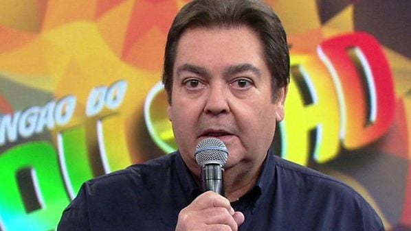 Faustão foi submetido ao transplante de fígado e retransplante renal.  A lista para transplantes é única e vale tanto para os pacientes do SUS quanto para os da rede privada