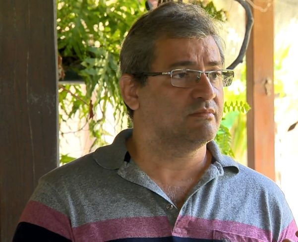 José Ricardo da Costa, conhecido como Professor Ricardo, é o prefeito de Piúma