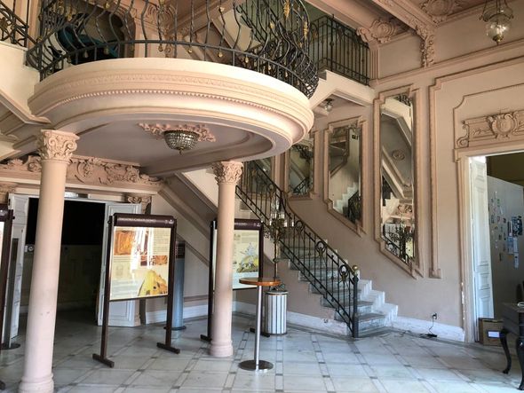 Imagem feita exclusivamente por A GAZETA no dia 19 de outubro de 2019 mostra recepção e parte do interior do Teatro Carlos Gomes, no Centro de Vitória por Pedro Permuy