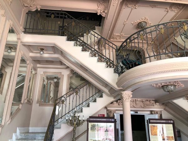 Imagem feita exclusivamente por A GAZETA no dia 19 de outubro de 2019 mostra recepção e parte do interior do Teatro Carlos Gomes, no Centro de Vitória por Pedro Permuy