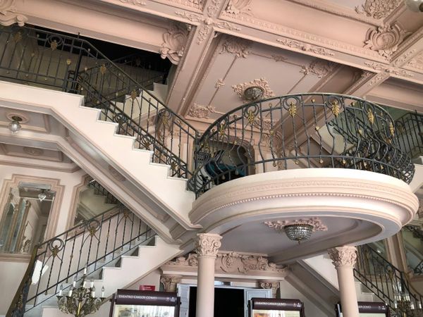 Imagem feita exclusivamente por A GAZETA no dia 19 de outubro de 2019 mostra recepção e parte do interior do Teatro Carlos Gomes, no Centro de Vitória