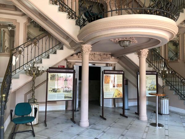 Imagem feita exclusivamente por A GAZETA no dia 19 de outubro de 2019 mostra recepção e parte do interior do Teatro Carlos Gomes, no Centro de Vitória por Pedro Permuy