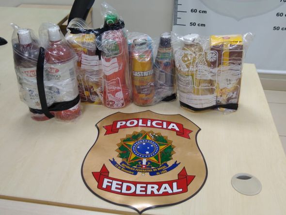 A cocaína estava diluída em frascos de produtos de higiene  por Divulgação | Polícia Federal