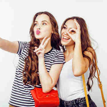 Imagem - Pessoas felizes postam mais nas redes sociais?