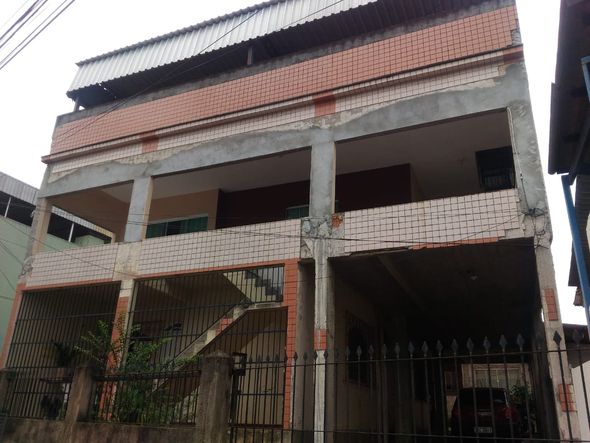 Edificações em Cariacica em más condições por Laís Magesky