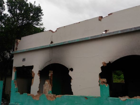 Edificações em Cariacica em más condições por Laís Magesky