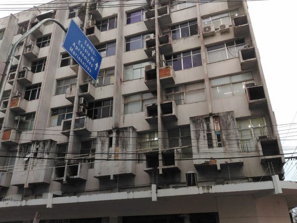 Prédios em Vila Velha mostram irregularidades por Laís Magesky