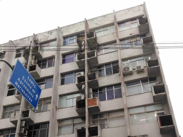 Prédios em Vila Velha mostram irregularidades por Laís Magesky