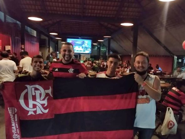 Torcida Capixaba lota bares de Vitória para ver Flamengo e Grêmio por Esthefany Mesquita