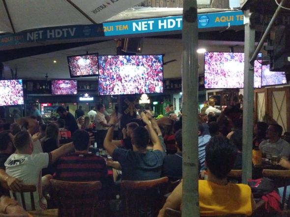 Torcida Capixaba lota bares de Vitória para ver Flamengo e Grêmio por Esthefany Mesquita