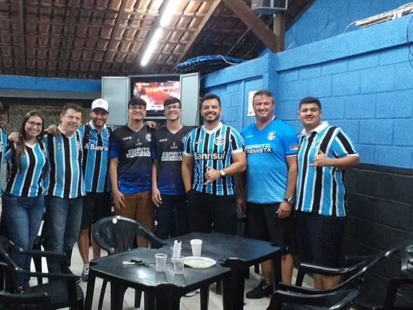 Torcida Capixaba lota bares de Vitória para ver Flamengo e Grêmio por Esthefany Mesquita