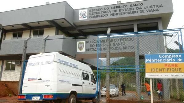 Polícia Penal diz que, inicialmente, profissional foi barrada de entrar no Complexo Penitenciário de Viana "por não estar devidamente trajada", e teria acelerado o carro em direção a um agente; presidente da OAB-ES repudia conduta de policiais