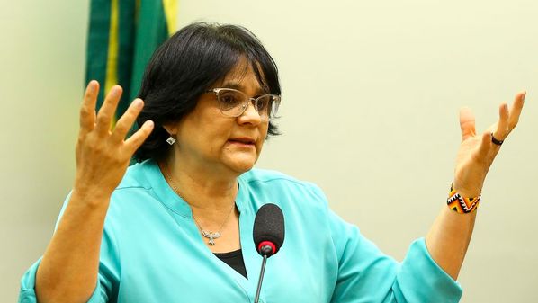 O jogo da ministra Damares desde o início do governo é este: não há investimento em políticas públicas de qualidade, não há gestão de recursos, de políticas, de ações para os mais vulnerabilizados socialmente