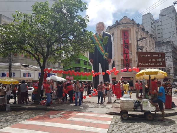 Boneco inflável de Lula apresentado no dia 5 de outubro durante Festival Lula Livre na