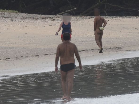 Homem nu foi flagrado no final da Praia de Camburi, em Vitória por Vitor Jubini