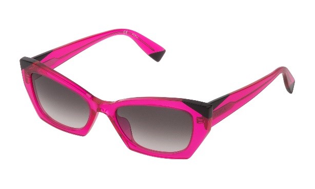 Modelo Furla. De gatinho possui frontal pink cristal neon com toque geométrico preto que se estende até as hastes. Preço sugerido: a partir de R$ 1.150,00 reais  por Divulgação