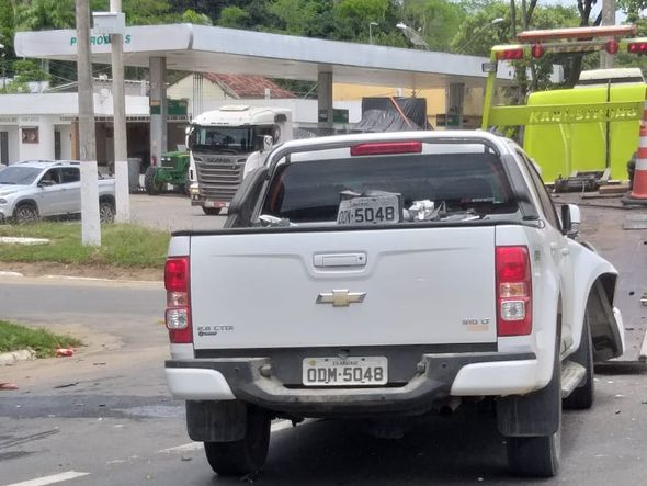 Carro da Prefeitura de Jaguaré se envolve em acidente em Aracruz por Marco Antonio Alves dos Santos