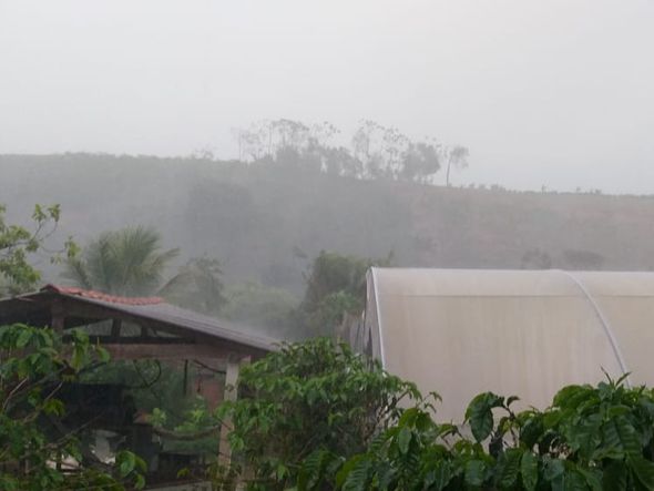 Chuva de granizo atinge interior de Afonso Cláudio por Rônald Delpupo via Whatsapp
