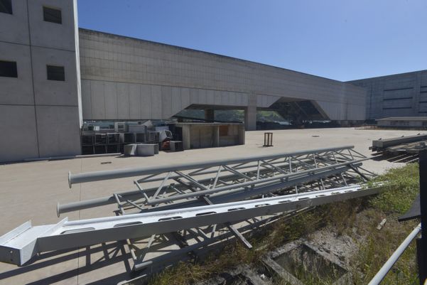 Data: 06/01/2017 - ES - Vitória - Obra do prédio do Cais das Artes na Enseada do Suá  por Vitor Jubini