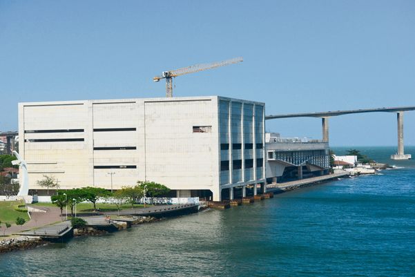 Data: 06/05/2016 - ES - Vitória - Construção do prédio do Cais das Artes na Enseada do Suá  por Vitor Jubini