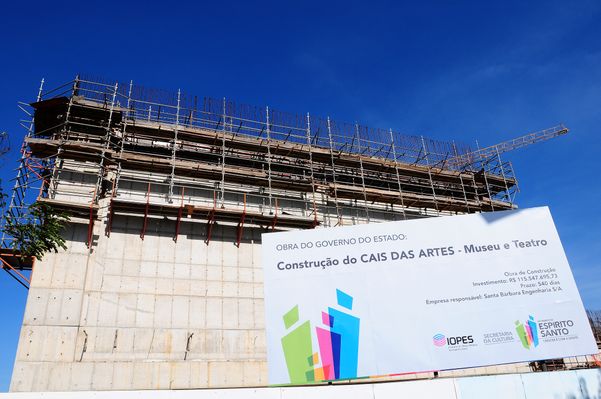 Data: 08/02/2012 - ES - Vitória - Obras do Cais das Artes na Enseada do Suá  por Bernardo Coutinho