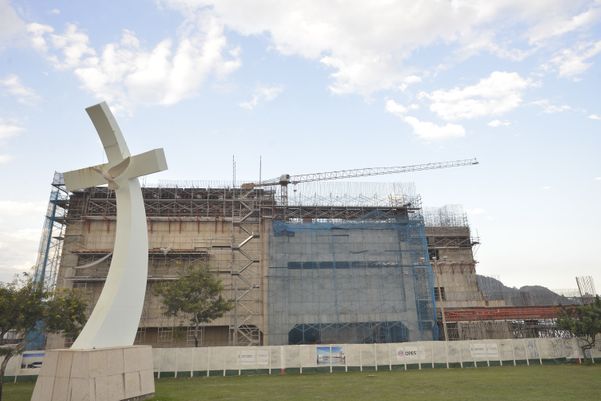Data: 09/05/2014 - ES - Vitória - Obras do Cais das Artes - Editoria: Cidades  por Edson Chagas