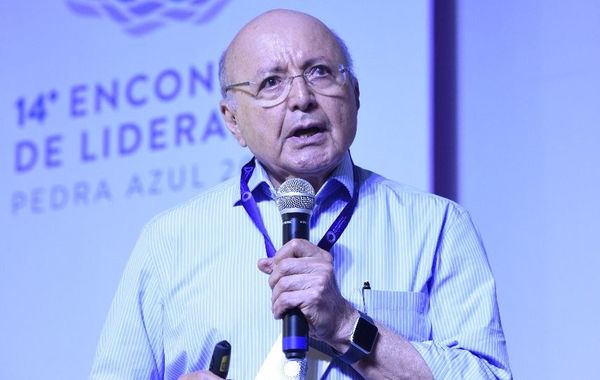 El economista y exministro de Hacienda Mileson da Nobrega en la reunión de liderazgo en la Rede Gazeta