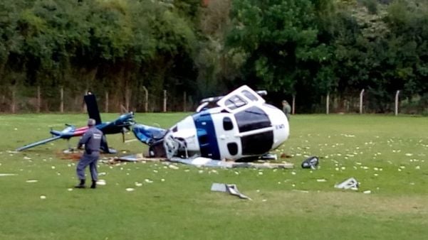 O helicóptero em que Paulo Hartung estava sofreu perda total após cair em um campo de futebol