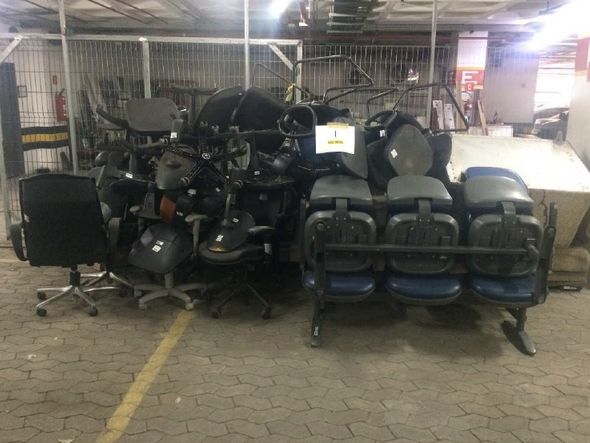 Armários e cadeiras com lance inicial de R$ 100,00 por Divulgação | Polícia Federal