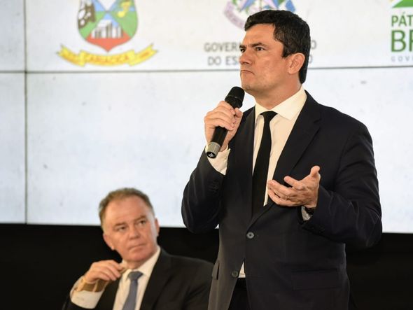 O ministro da Justiça, Sergio Moro, em coletiva no Palácio Anchieta. Ao fundo, o governador Renato Casagrande por Carlos Alberto Silva
