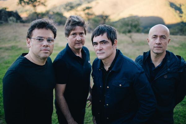 A banda Skank: Samuel Rosa (guitarra), Lelo Zaneti (baixo), Henrique Portugal (guitarra e teclados) e Haroldo Ferretti (bateria)
