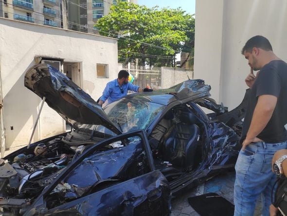 Perícia em Audi envolvido em acidente na Dante Michelini por Isaac Ribeiro