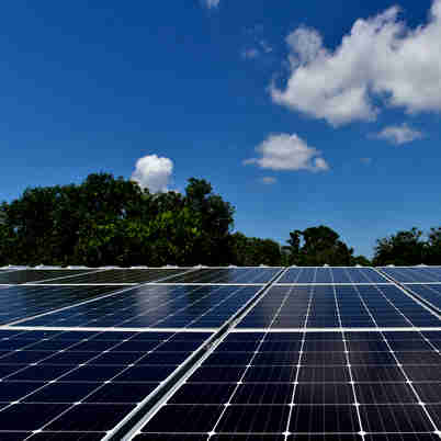 Imagem - Órgãos públicos se digitalizam e até produzem energia no ES