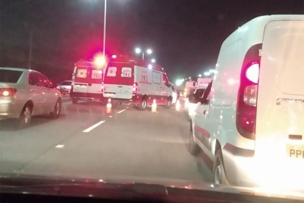 Acidente grave foi registrado na Avenida Dante Michelini, no final da noite desta terça-feira . Crédito: Internauta
