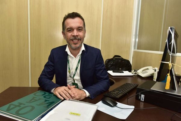 Cosme Peres não abre mão de passear com o cachorro no final do dia . Crédito: Fernando Madeira