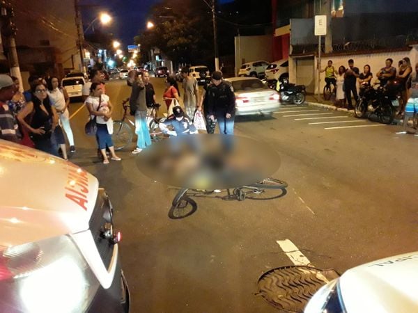 Idoso é atropelado na Avenida Henrique Moscoso, em Vila Velha. Crédito: Guarda Municipal