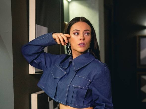 Inspire-se nos looks de Vivi Guedes, influencer da novela das 21h por Reprodução/ Instagram @estiloviviguedes