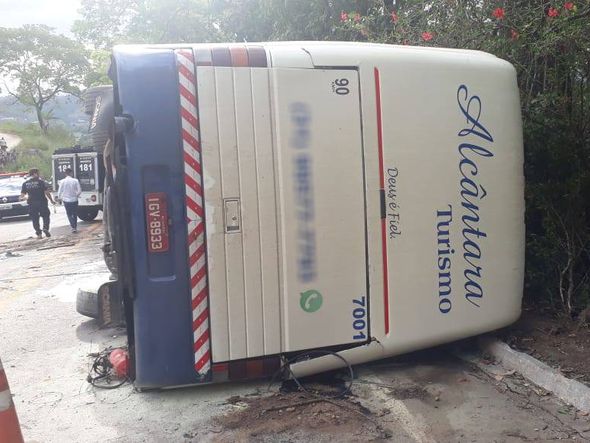 Ônibus que capotou em rodovia entre Vargem Alta e Cachoeiro, deixando quatro mortos por Foto do internauta