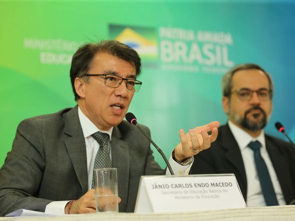 O secretário de Educação Básica, Janio Macedo, e o ministro da Educação, Abraham Weintraub por José Cruz | Agência Brasil