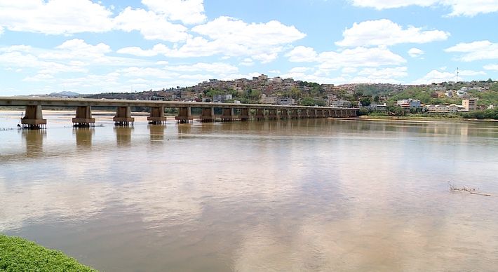Colatina já não é uma menina, sua pose de agora é a de dama com trajetória bem vivida. A cidade consolidou-se como polo do Noroeste capixaba, é núcleo de atração comercial, de carreira universitária e de suporte no setor de saúde