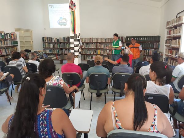 Reunião do comitê de crise em Itaúnas. Crédito: Raphael Verly/TV Gazeta Norte