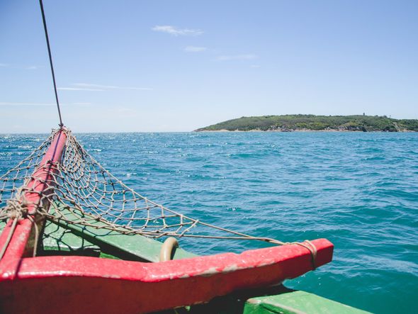 Águas cristalinas e muita beleza na Ilha dos Franceses em Itapemirim por PMI