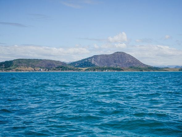 Águas cristalinas e muita beleza na Ilha dos Franceses em Itapemirim por PMI