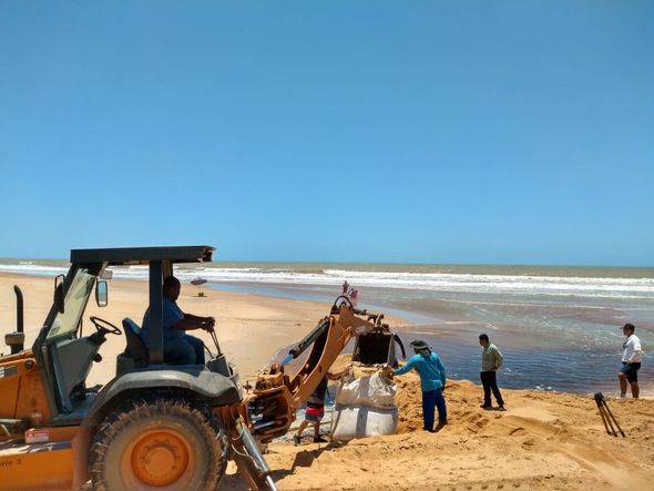 Contenção da foz de rio, em Conceição da Barra por Prefeitura de Conceição da Barra