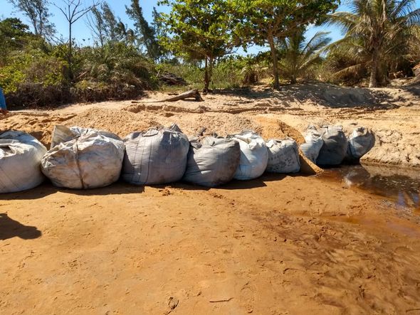 Contenção da foz de rio, em Conceição da Barra por Prefeitura de Conceição da Barra